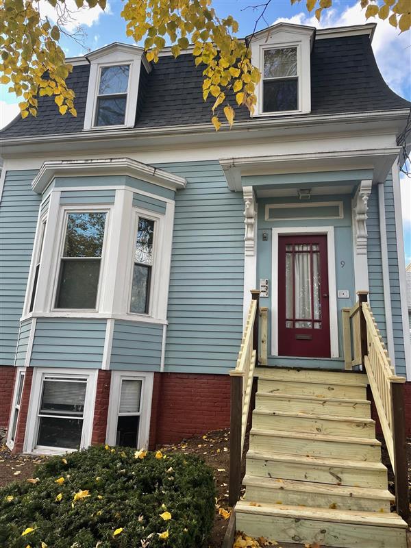 9 Moore St, Teele Square