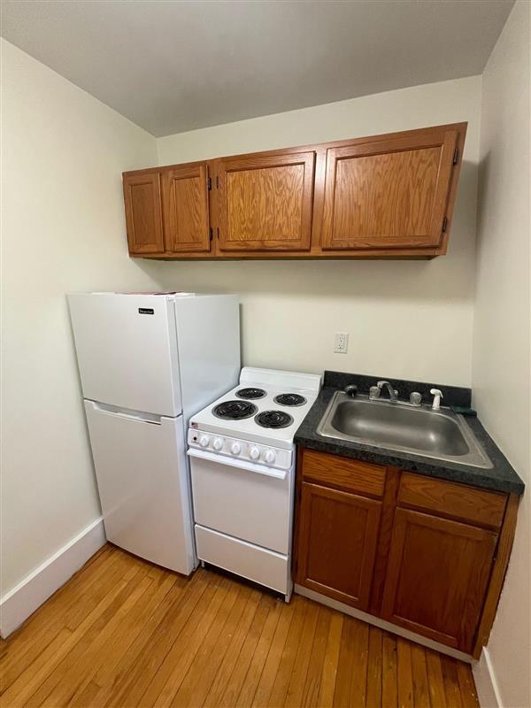 9 Moore St, Davis Square