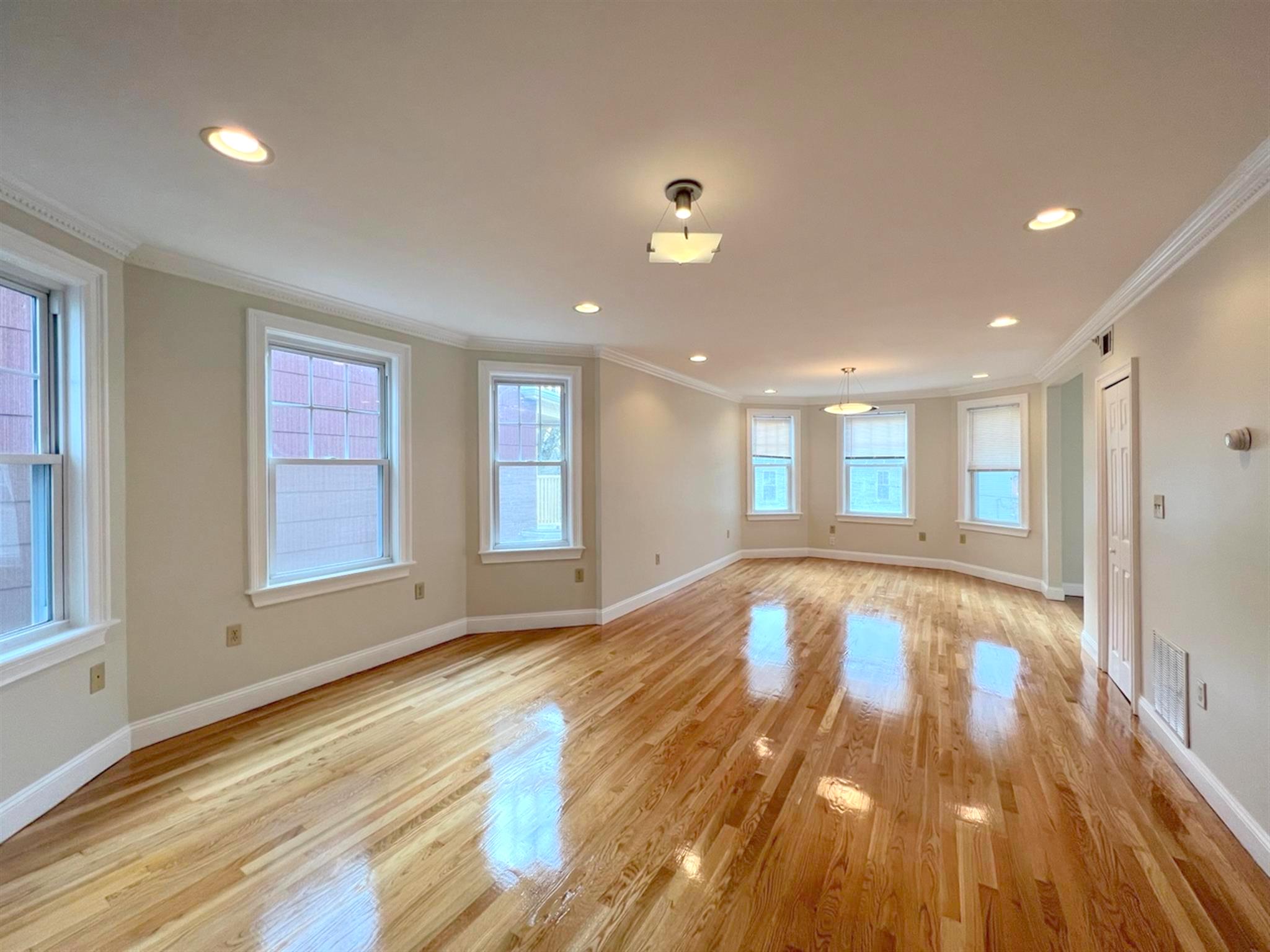 68 Line St, Ward Two