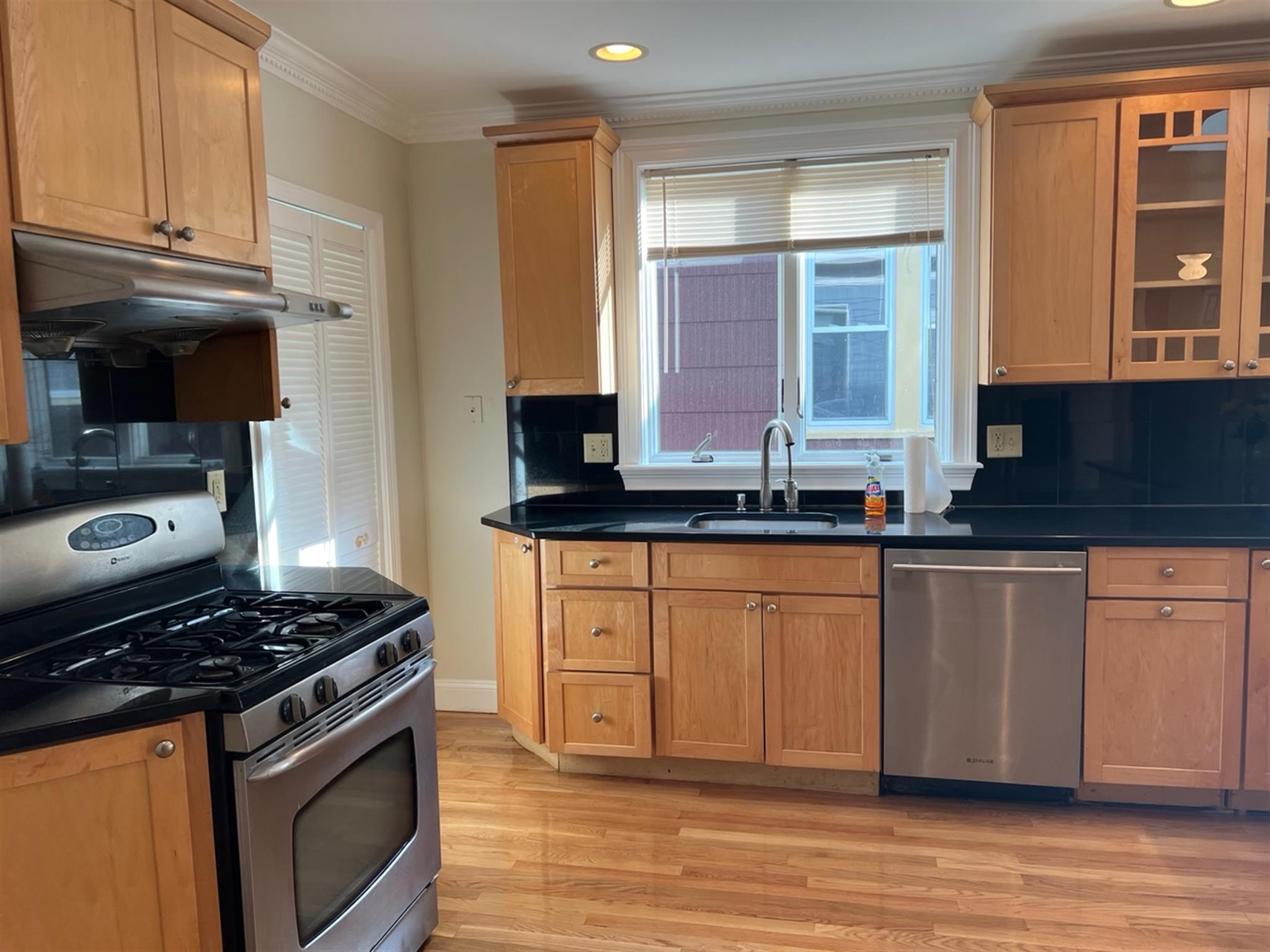 68 Line St, Union Square