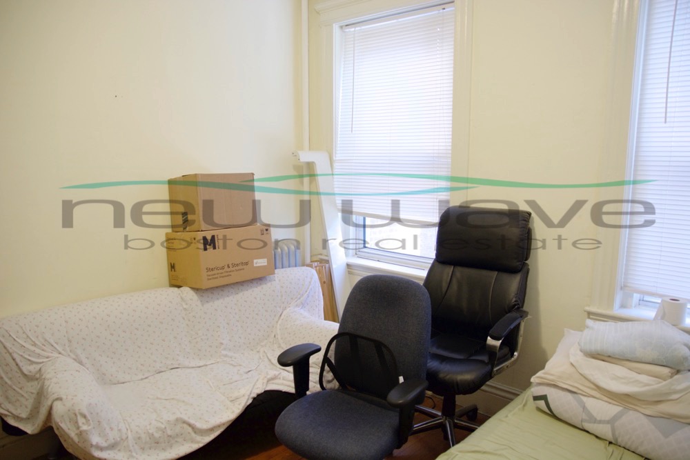 100 Queensberry St, Fenway