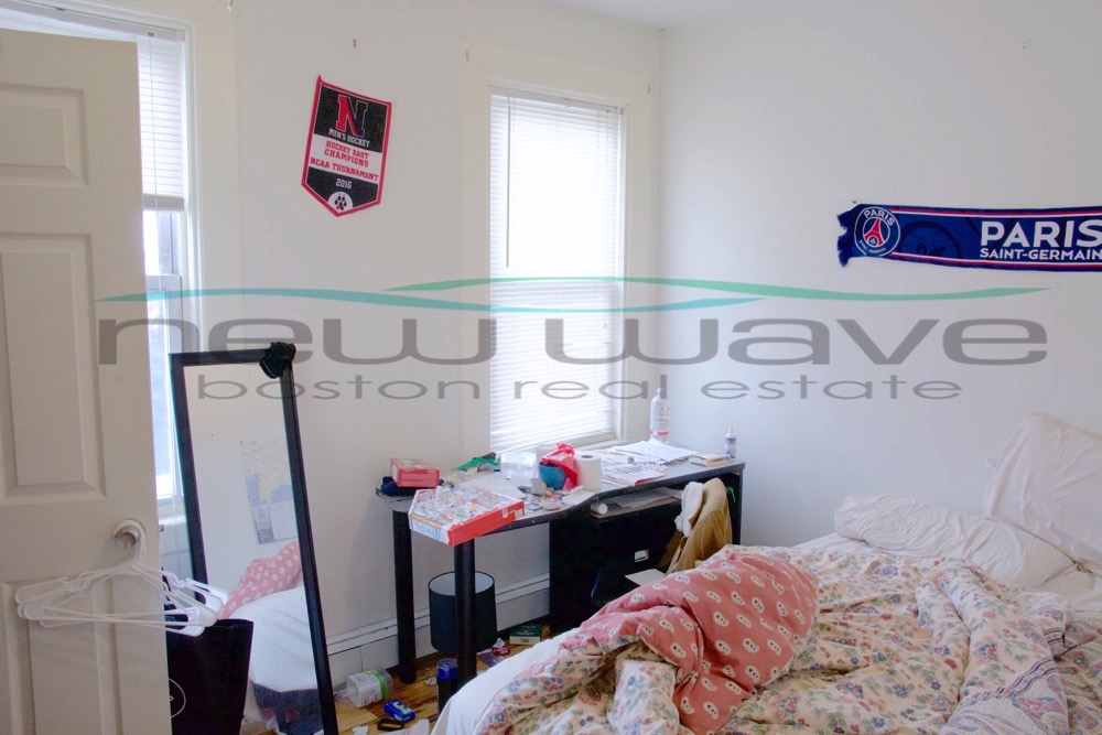 203 Hillside St, Mission Hill