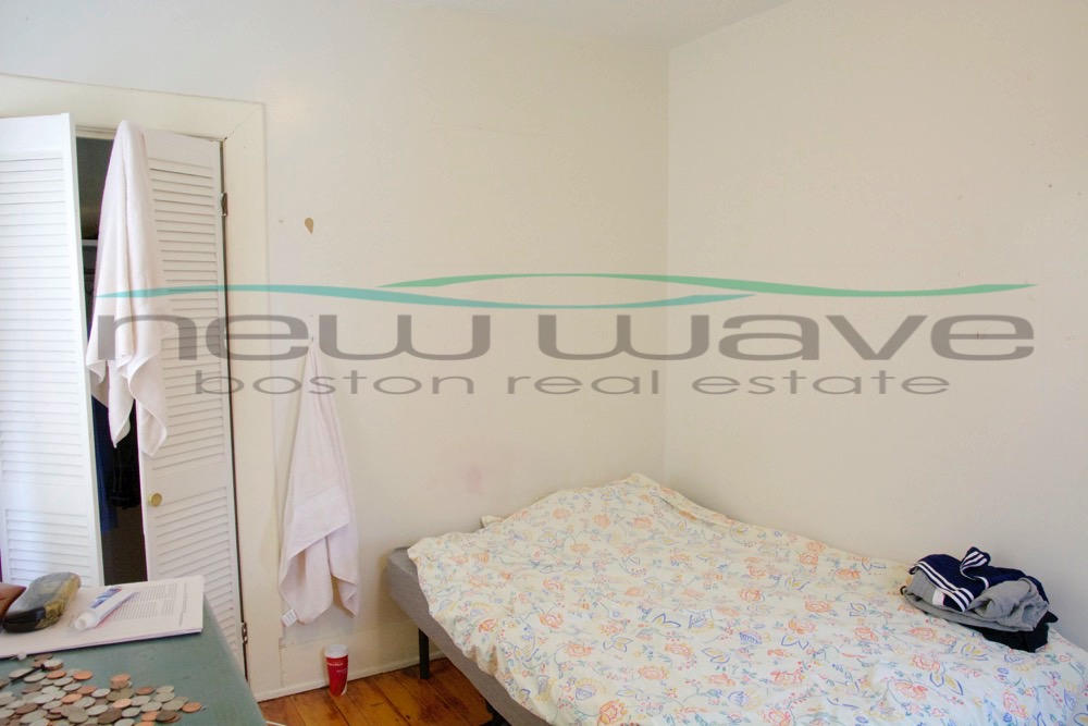 203 Hillside St, Mission Hill