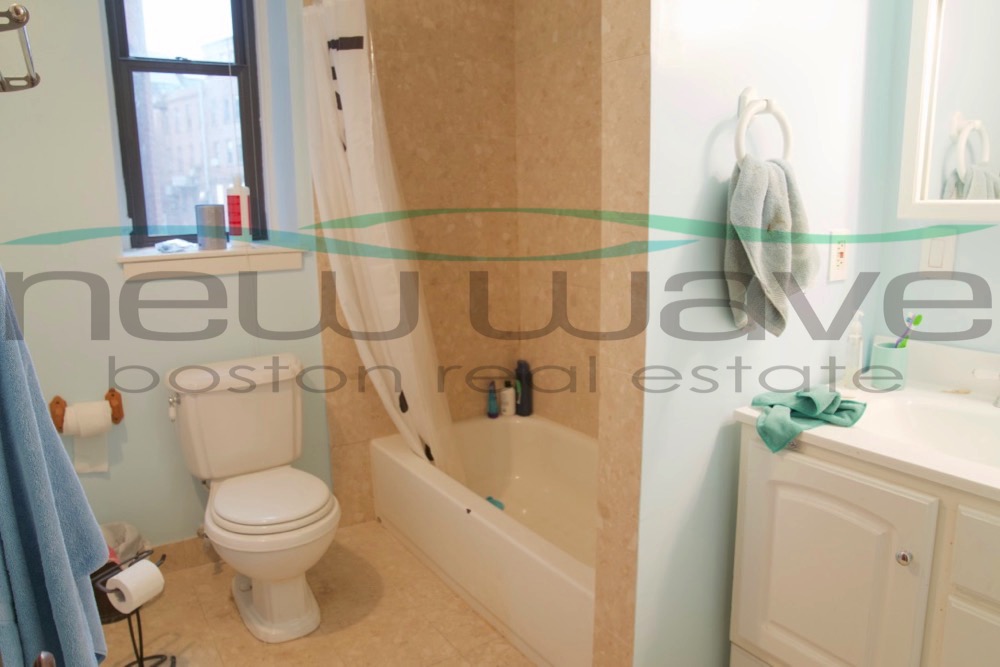 82 Saint Stephens St, Fenway