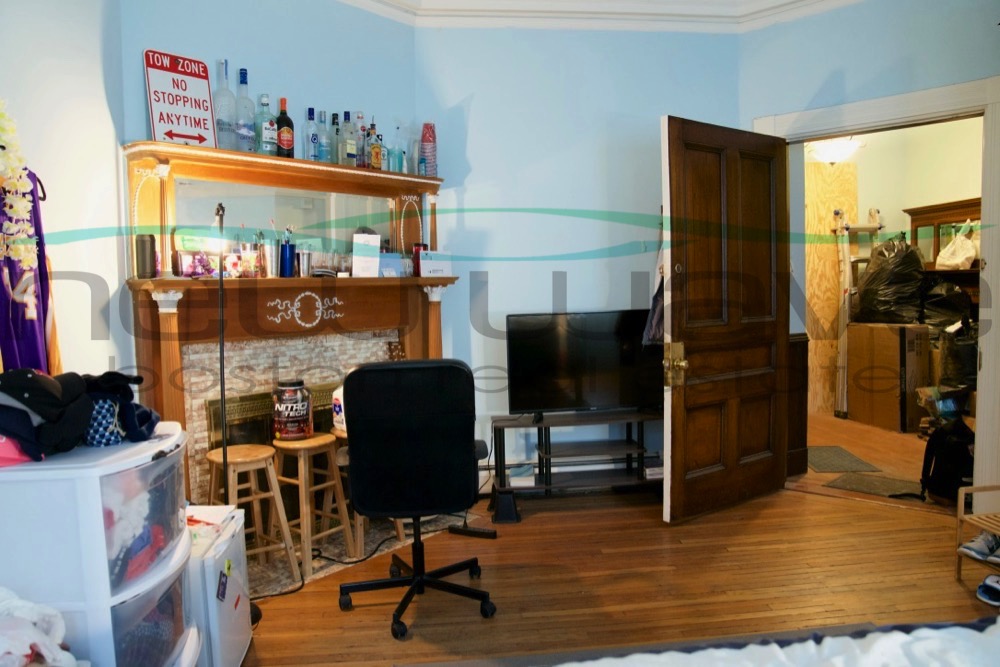 82 Saint Stephens St, Fenway