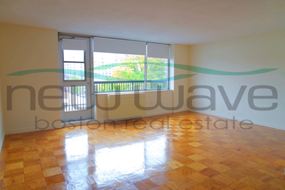 101 Monmouth St, Coolidge Corner