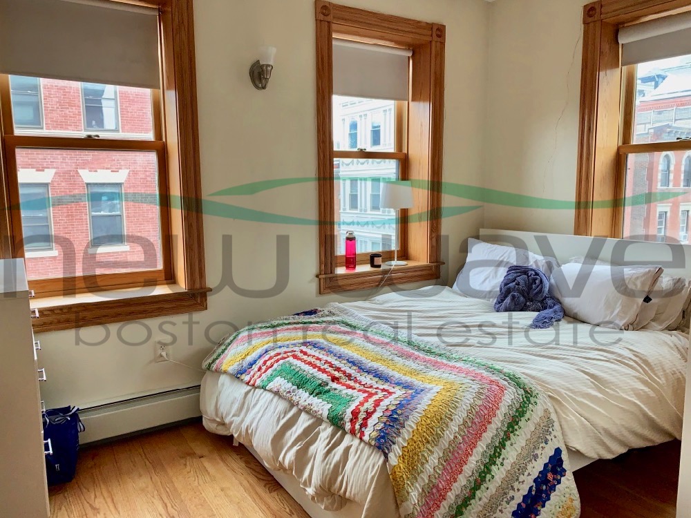 60 Phillips, Beacon Hill