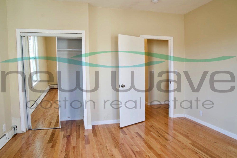 6 Bickford Ave, Mission Hill