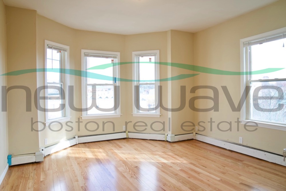 6 Bickford Ave, Mission Hill