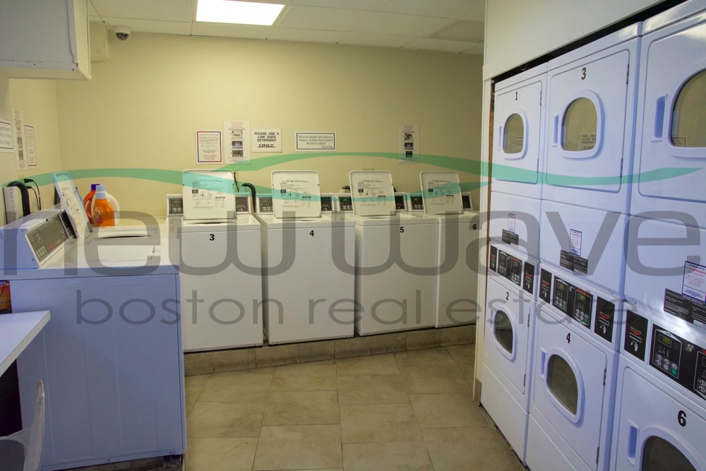 12 Stoneholm St, Fenway