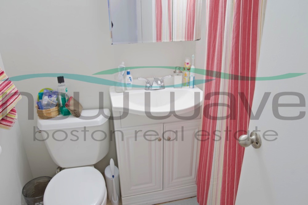 12 Stoneholm St, Fenway