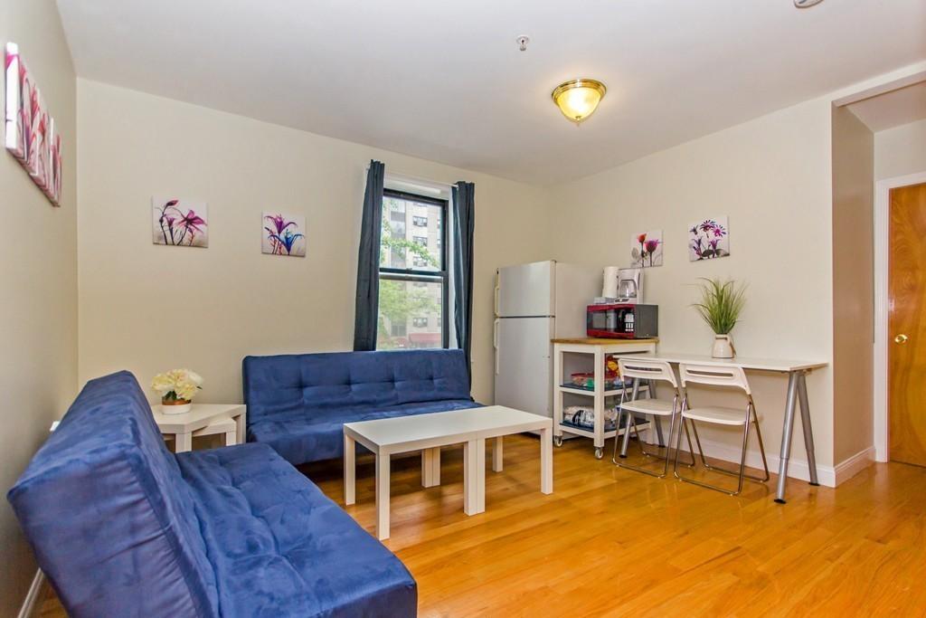 106 Tyler St, Chinatown