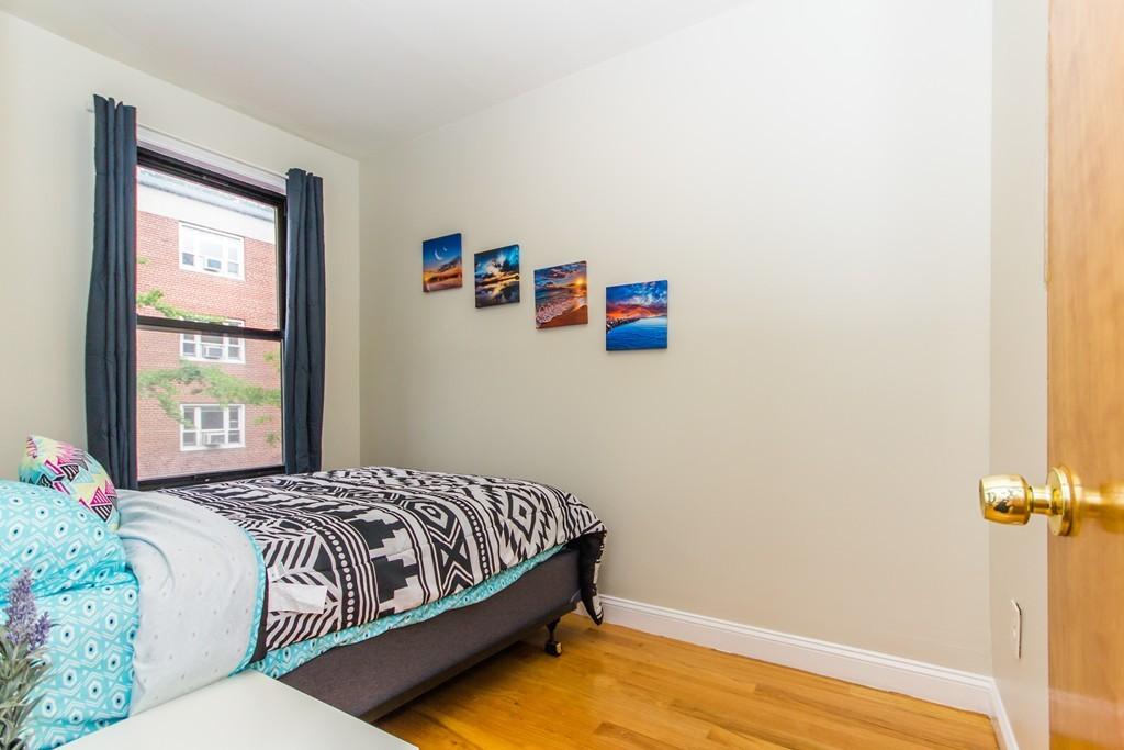 106 Tyler St, Chinatown