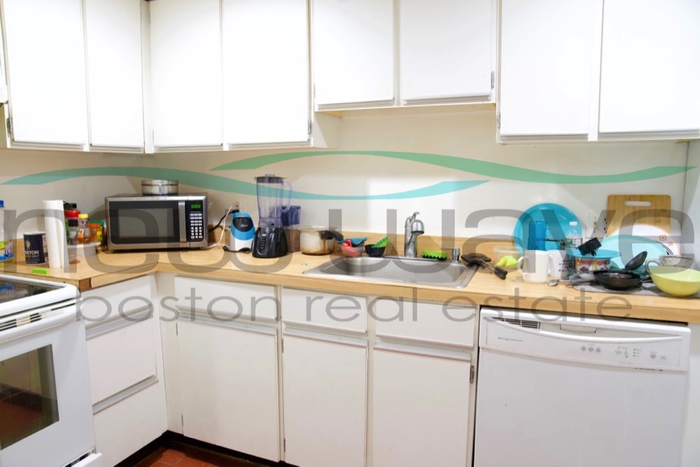 390 Riverway, Fenway