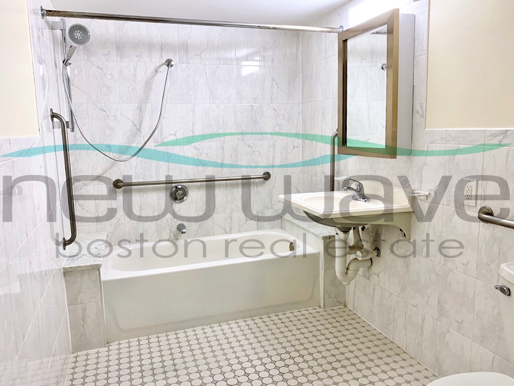 400 Massachusetts Ave, South End