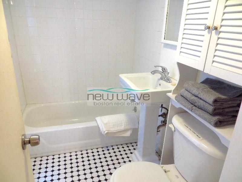 16 Cumberland St, Back Bay