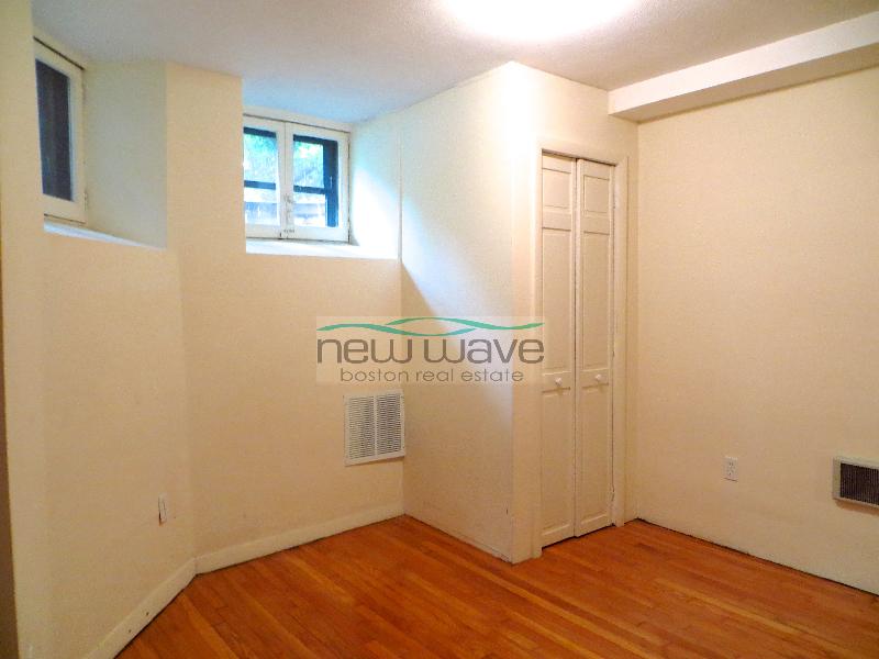 16 Cumberland St, Back Bay