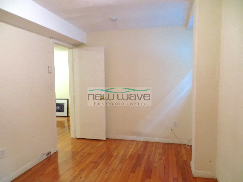 16 Cumberland St, Back Bay