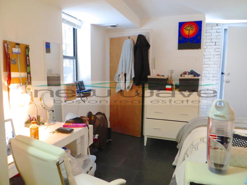 64 Louis Prang St, Fenway