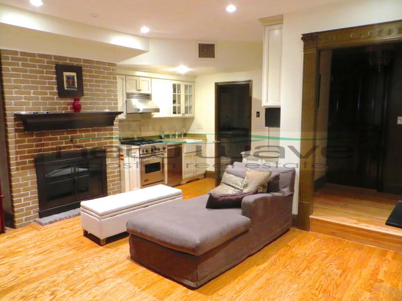 326 Darmouth St, South End