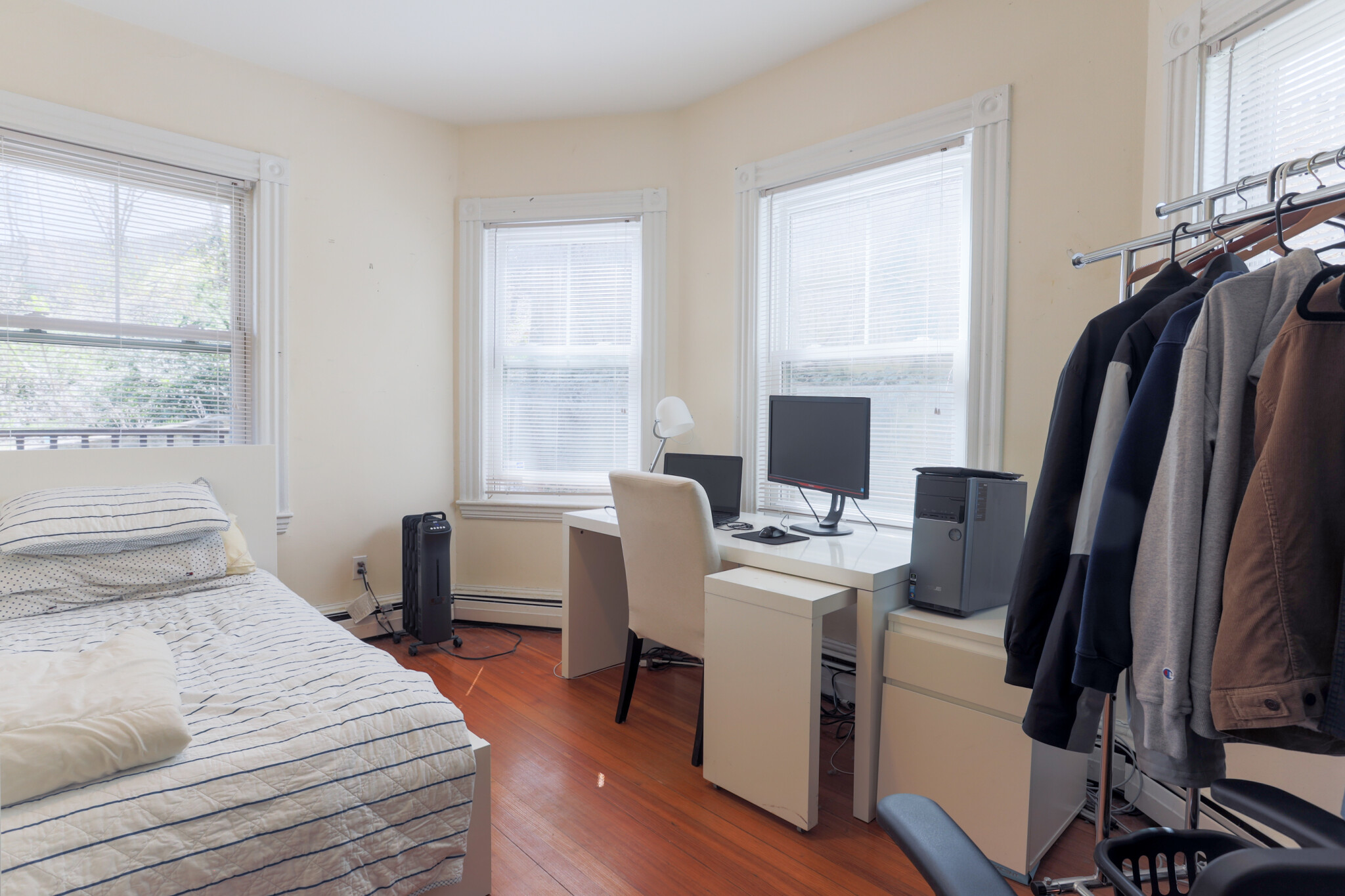 20 Sunset St, Mission Hill