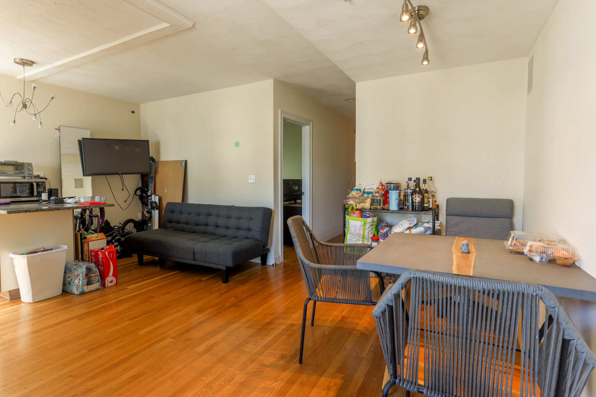 128 Hillside St, Mission Hill