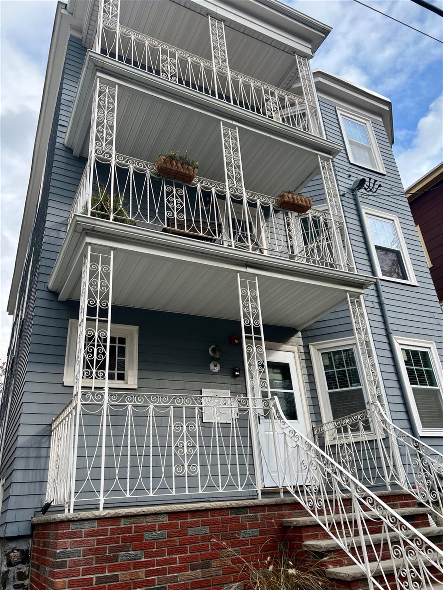 68 Line St, Union Square