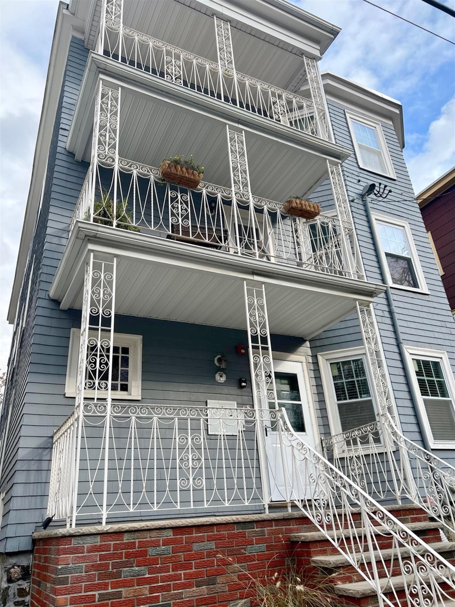 68 Line St, Ward Two