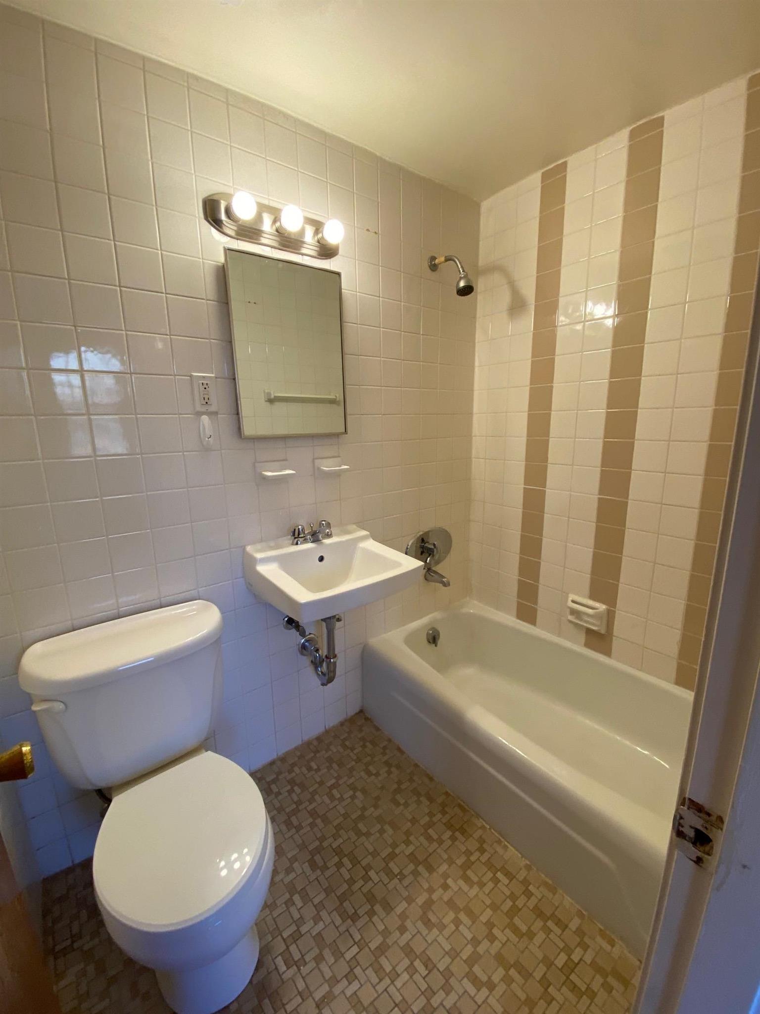 172 North Beacon St, Brighton