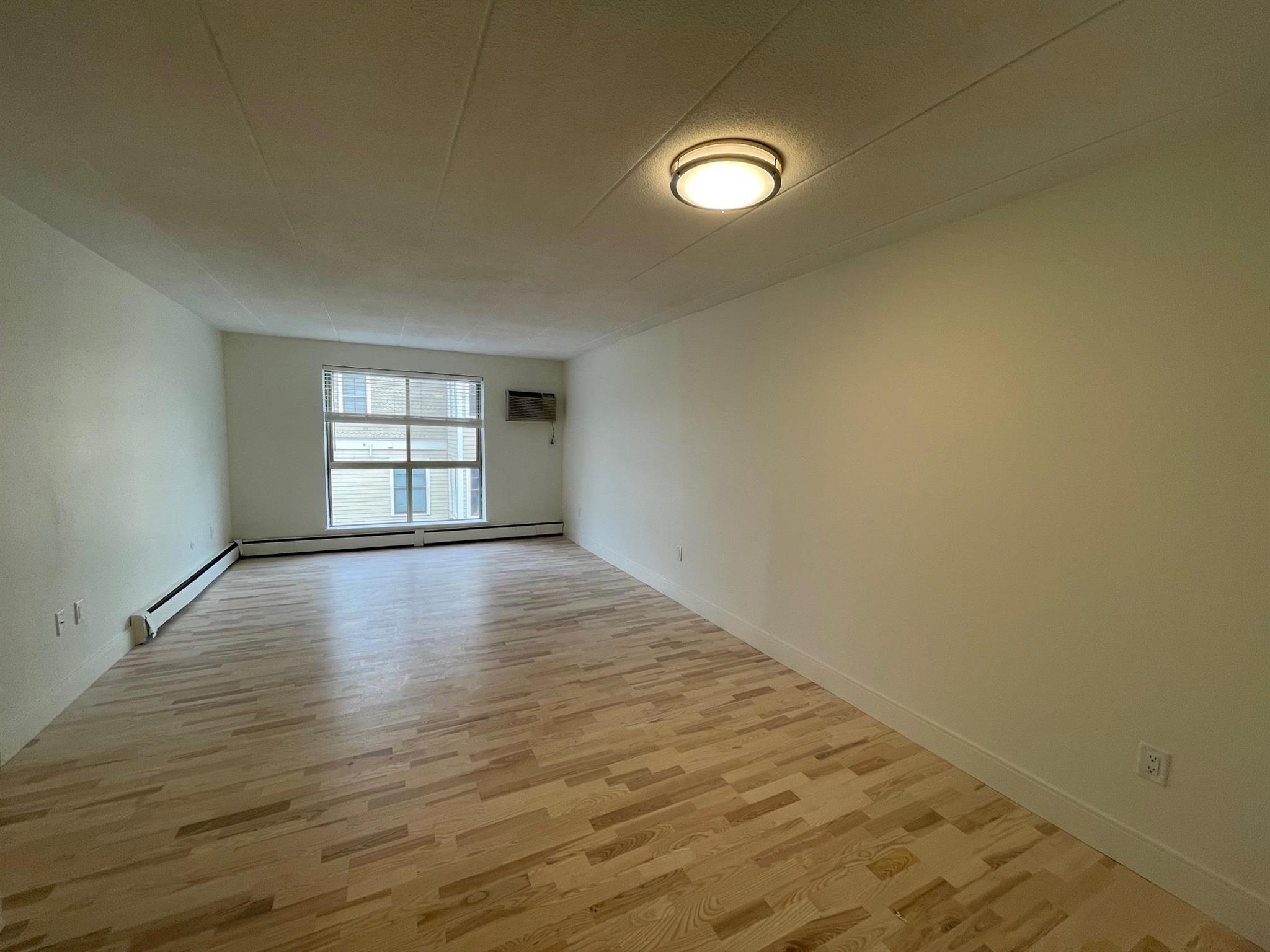 16 Trowbridge St, Central Square