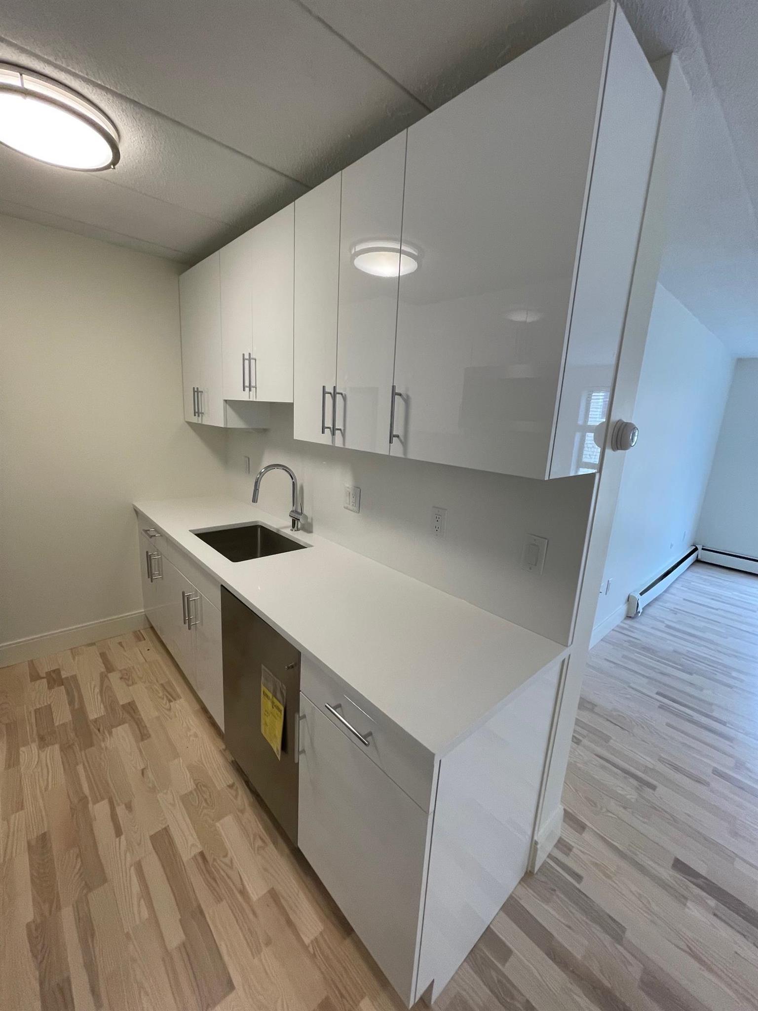 16 Trowbridge St, Central Square