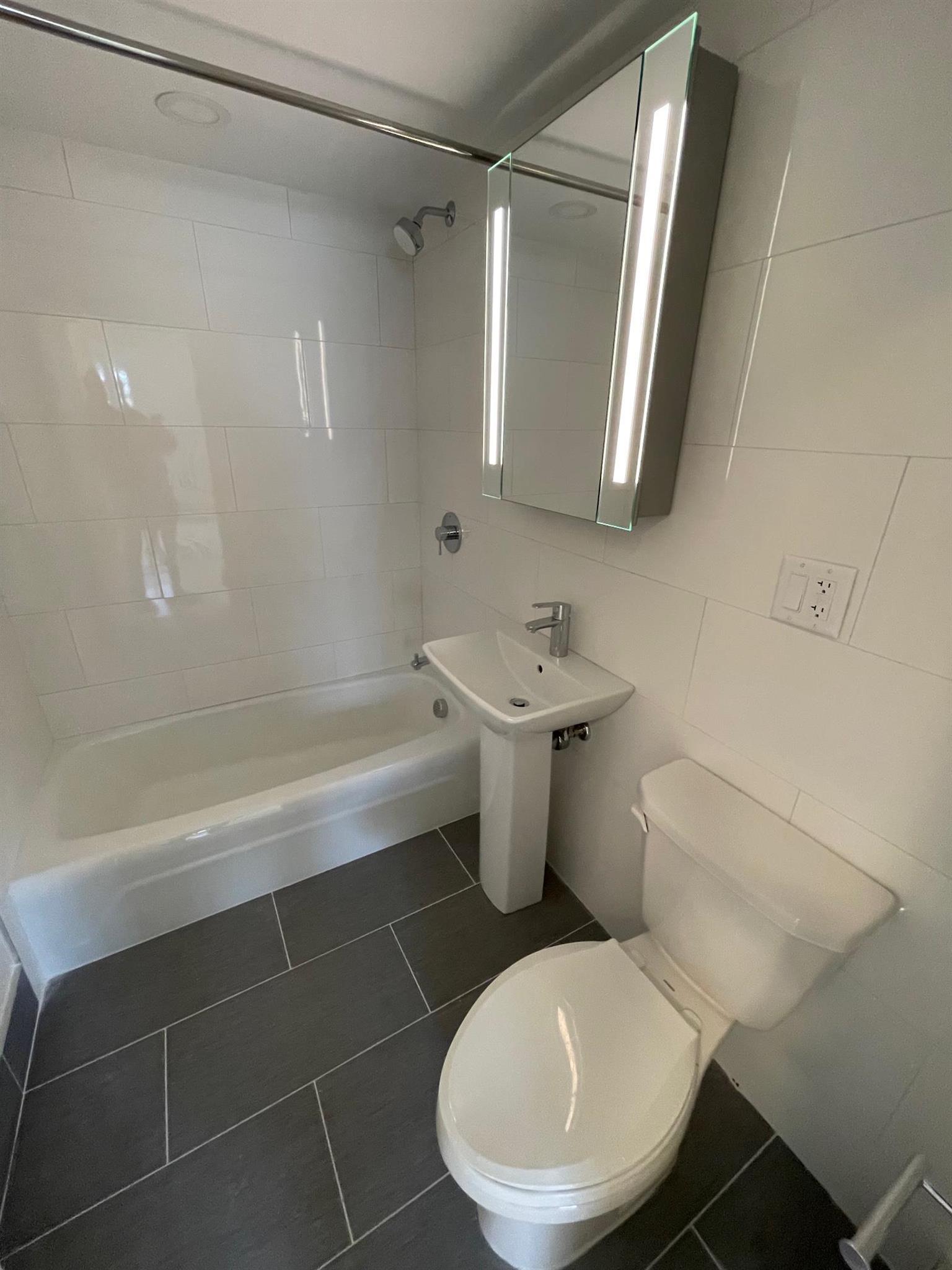 16 Trowbridge St, Central Square