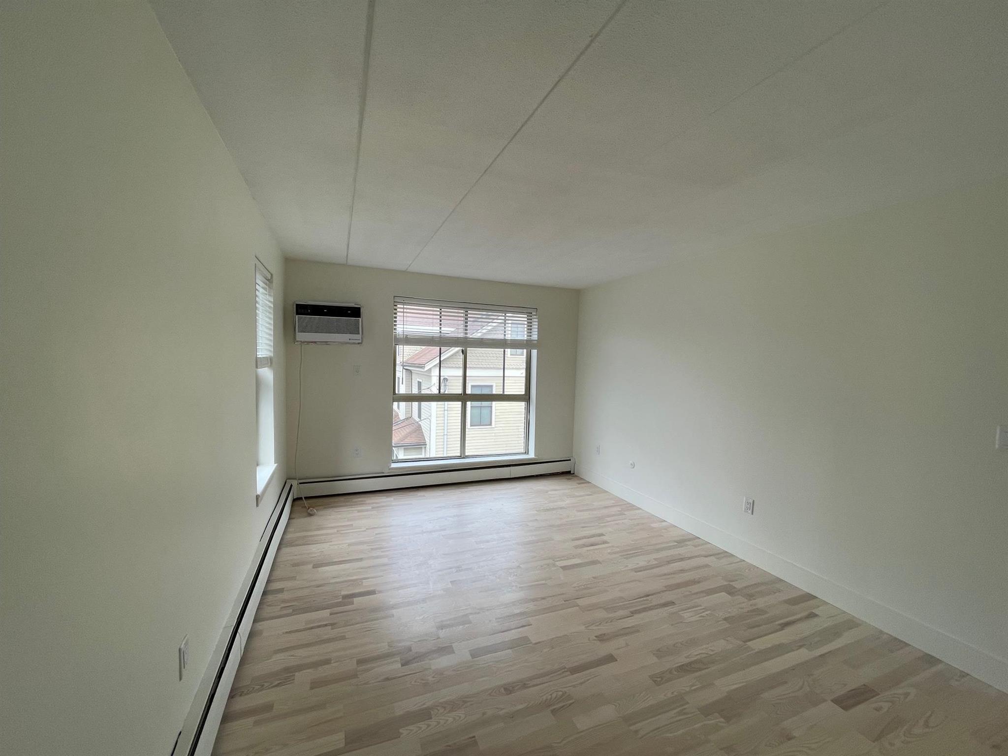 16 Trowbridge St, Central Square