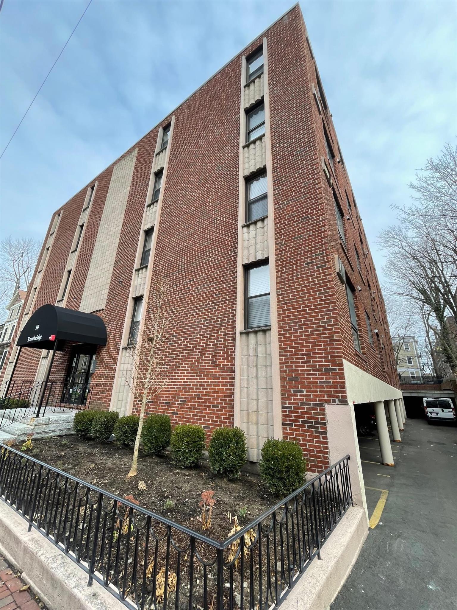 16 Trowbridge St, Harvard Square