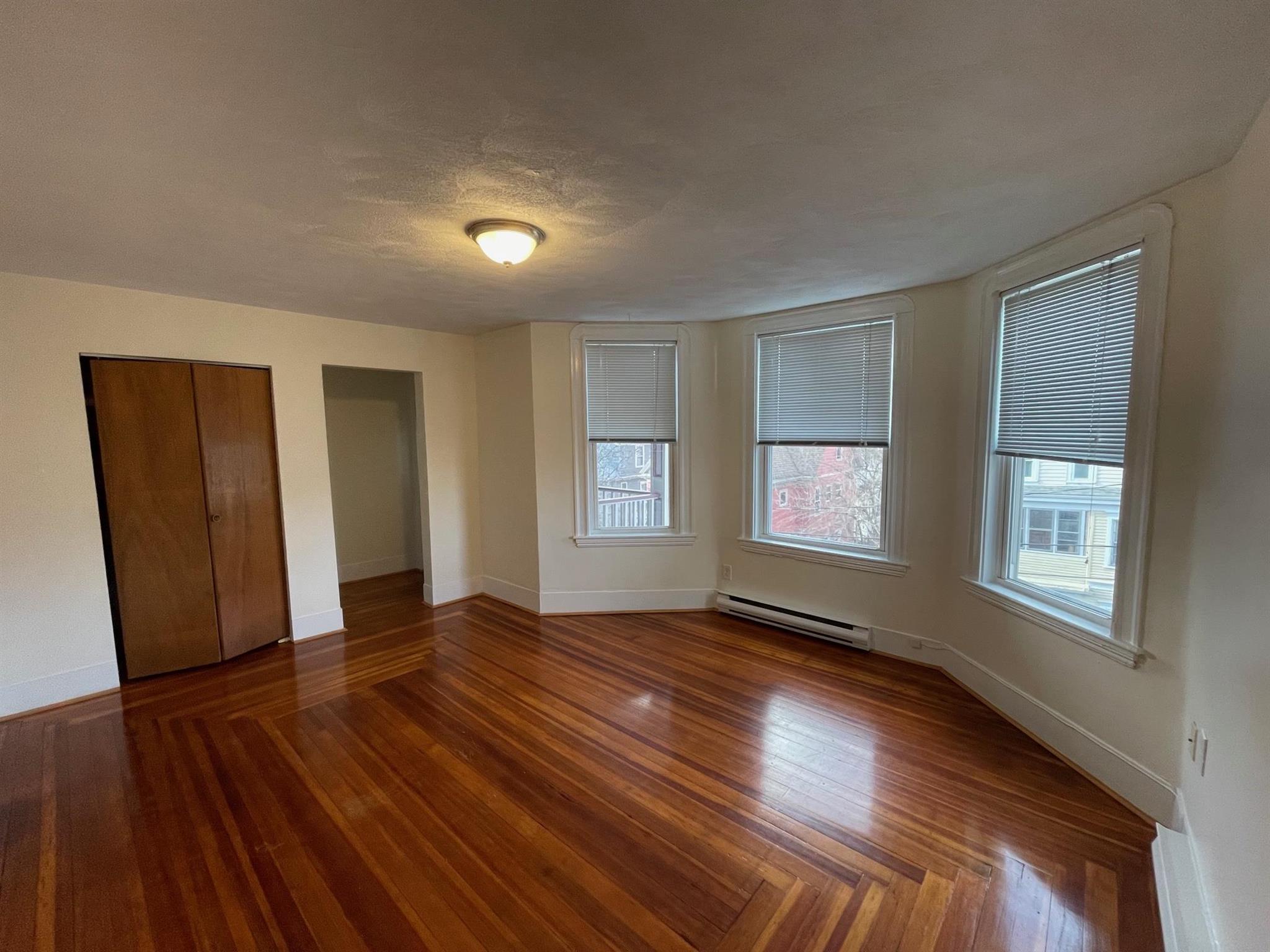 14 Garrison Ave, Teele Square