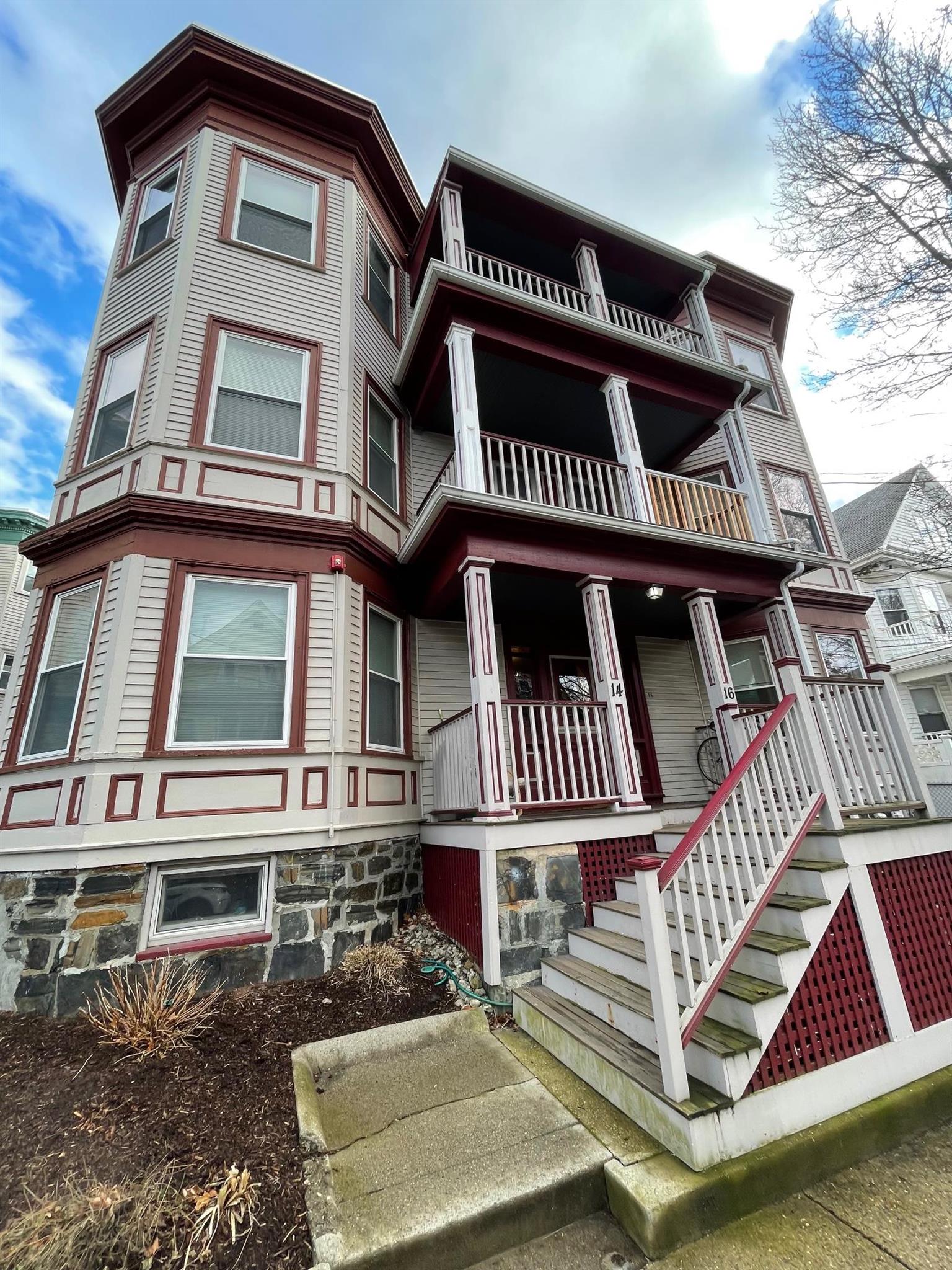 14 Garrison Ave, Teele Square