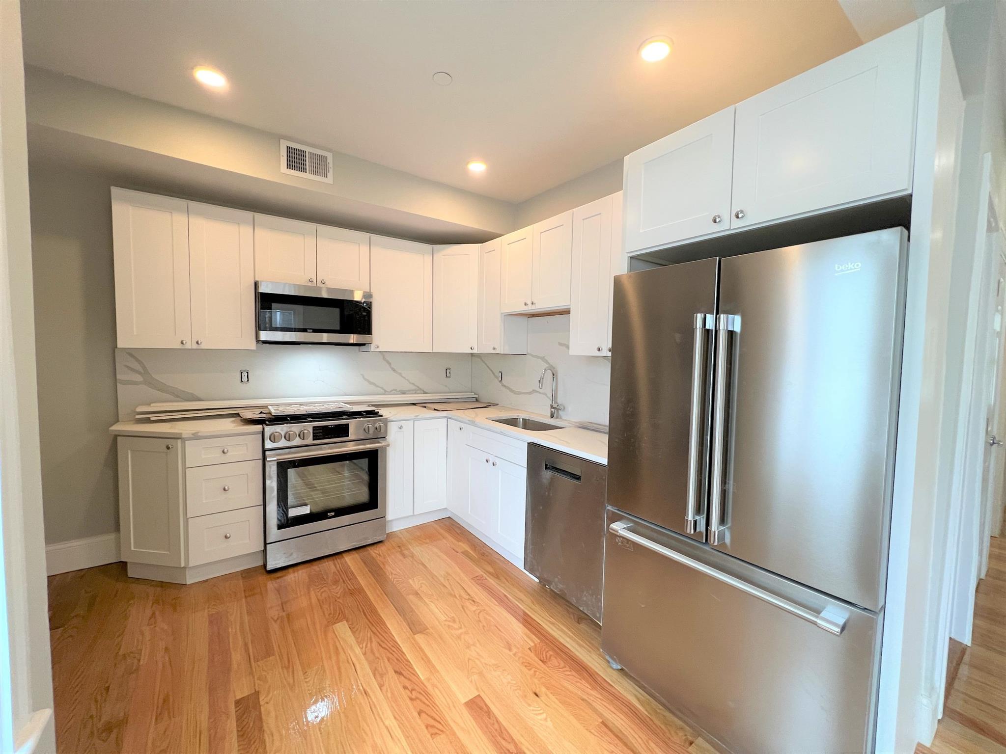 73 Pearl St, East Somerville