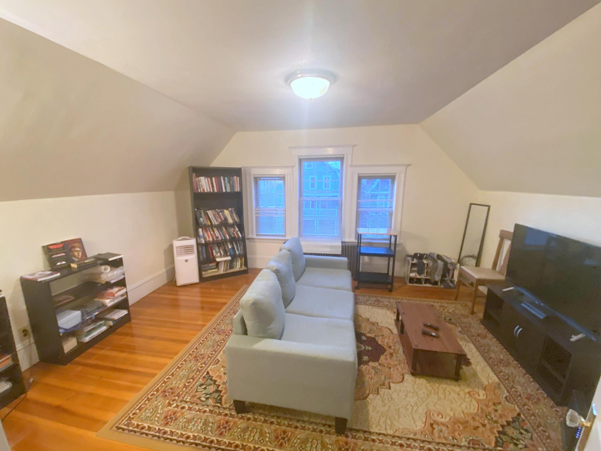 125 Highland Rd, Davis Square