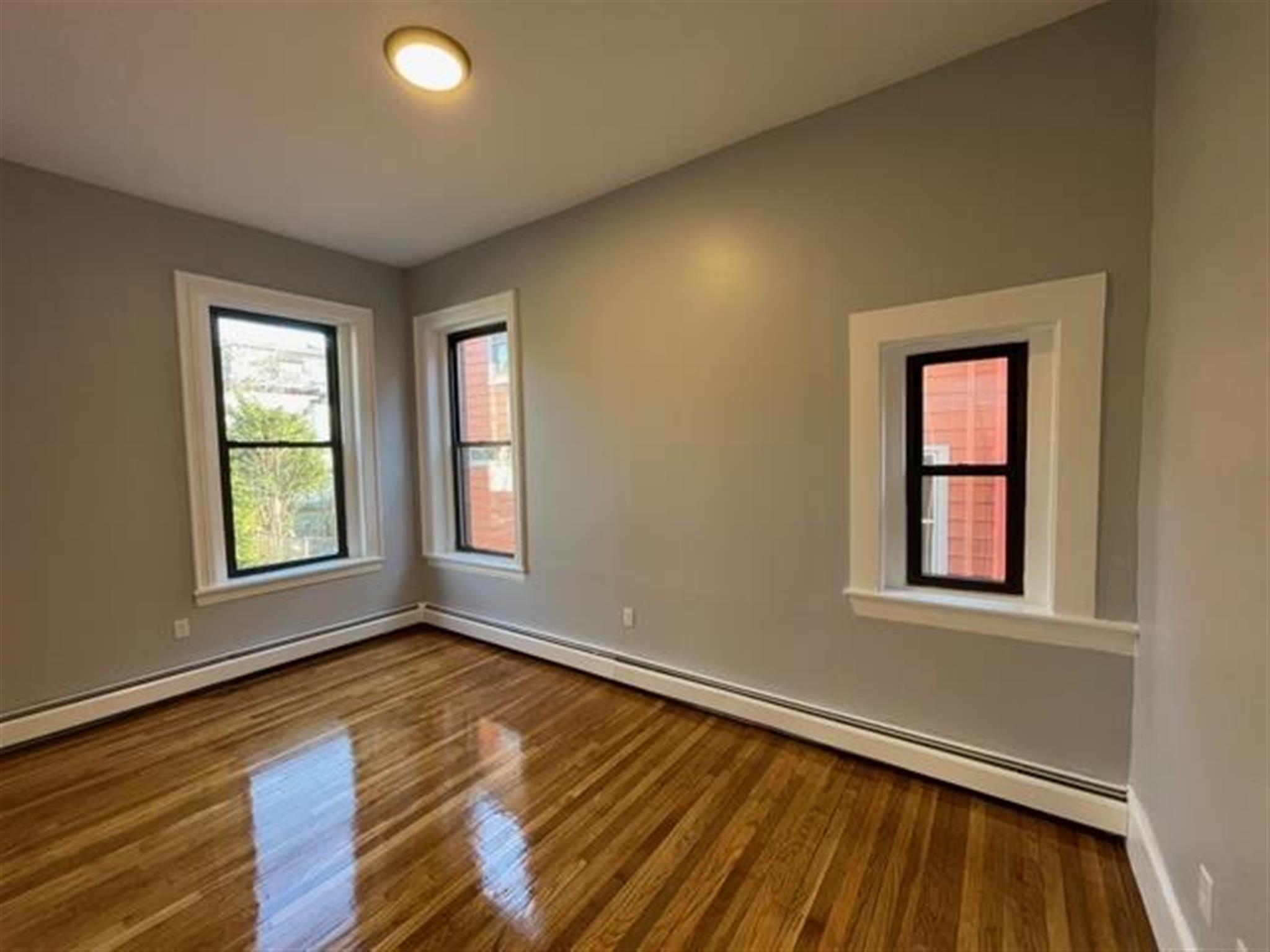 55 Adams St, Magoun Square