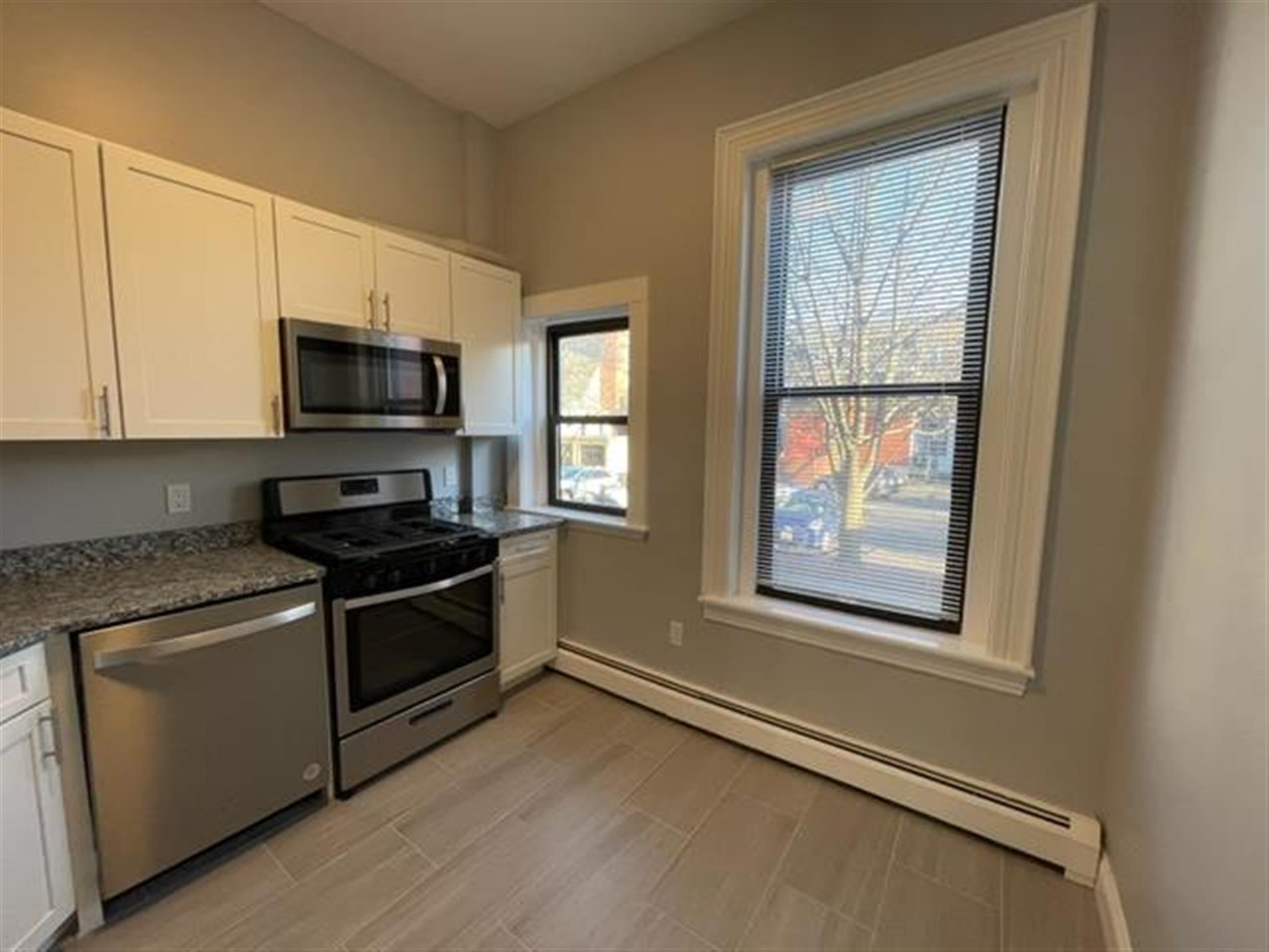 55 Adams St, Magoun Square