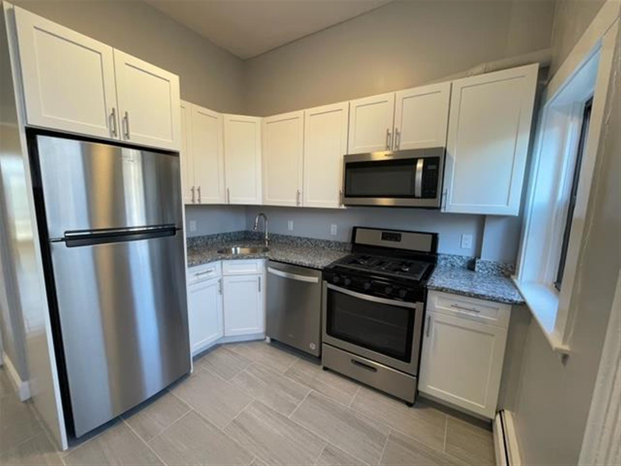 55 Adams St, Magoun Square