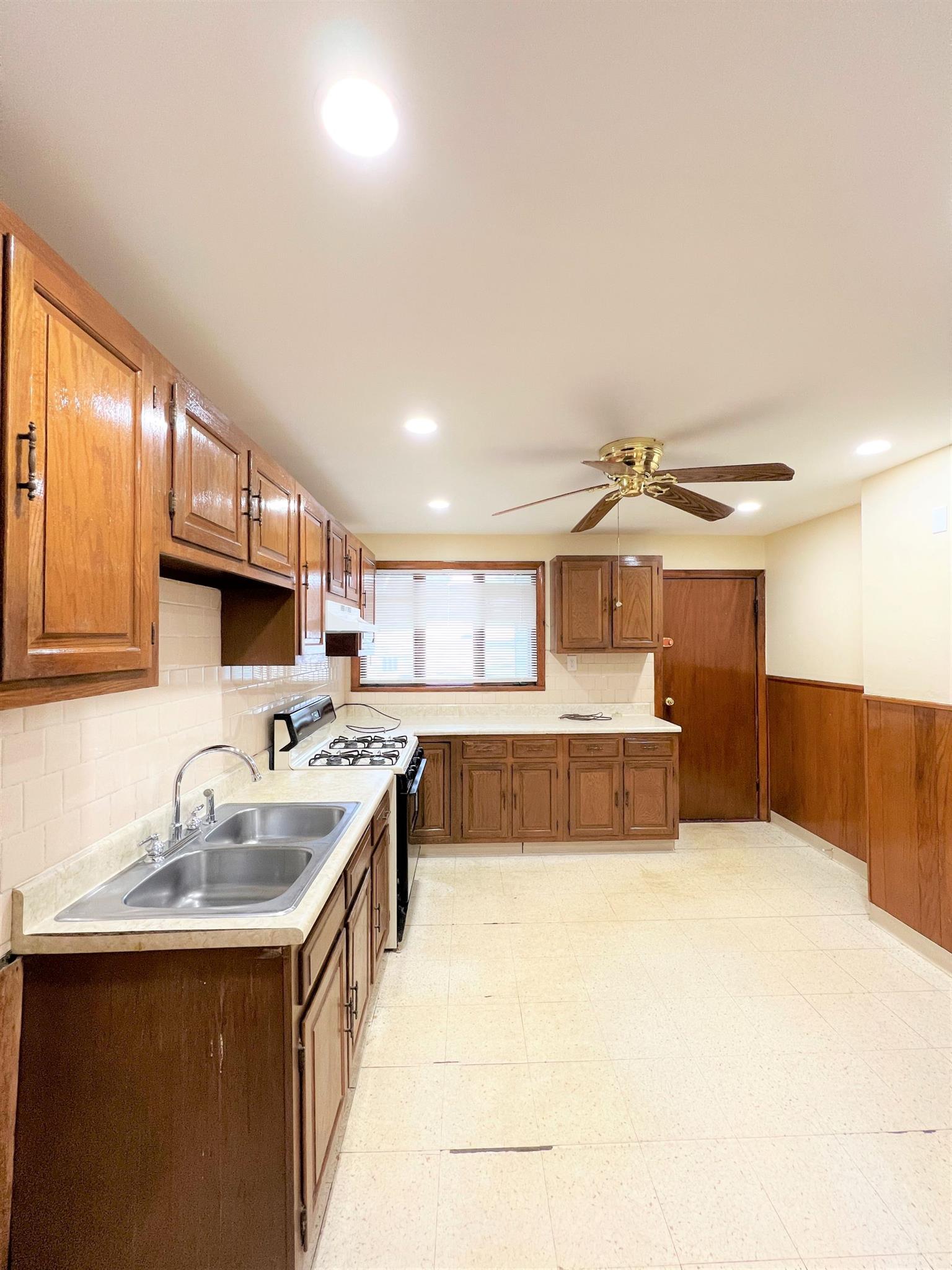 227 Holland St, Davis Square