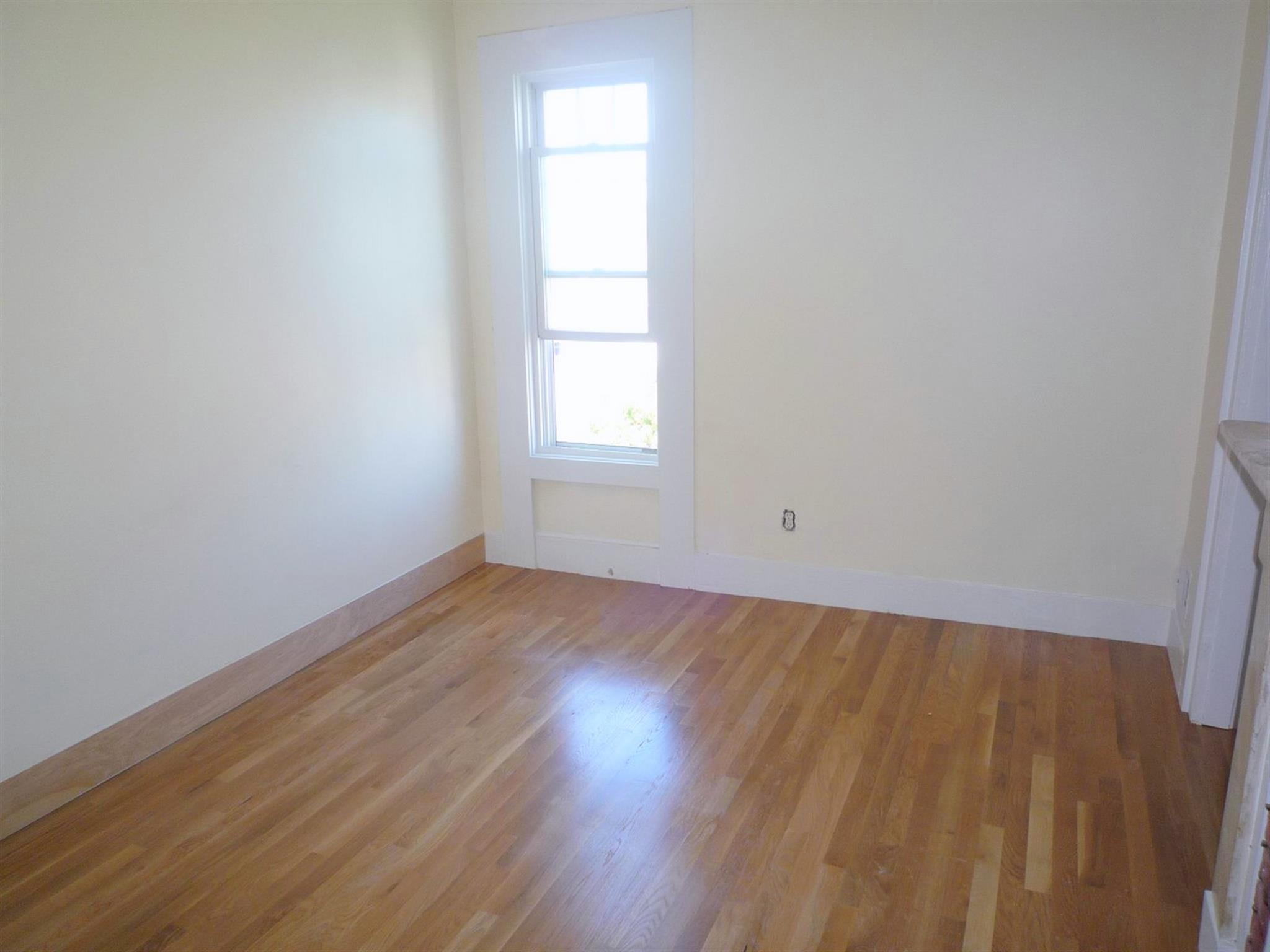 14 Rockland Pl, Malden