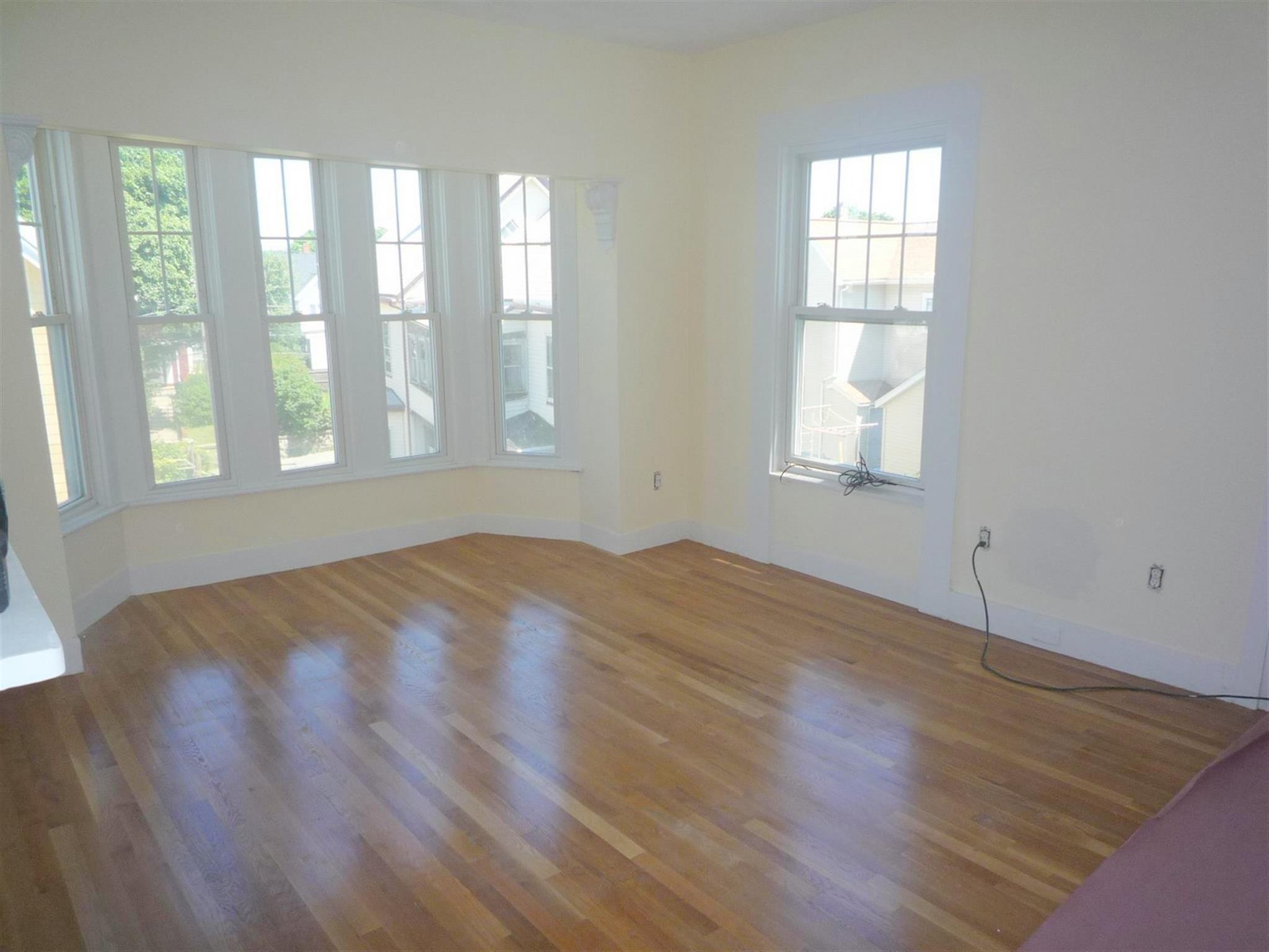 14 Rockland Pl, Malden