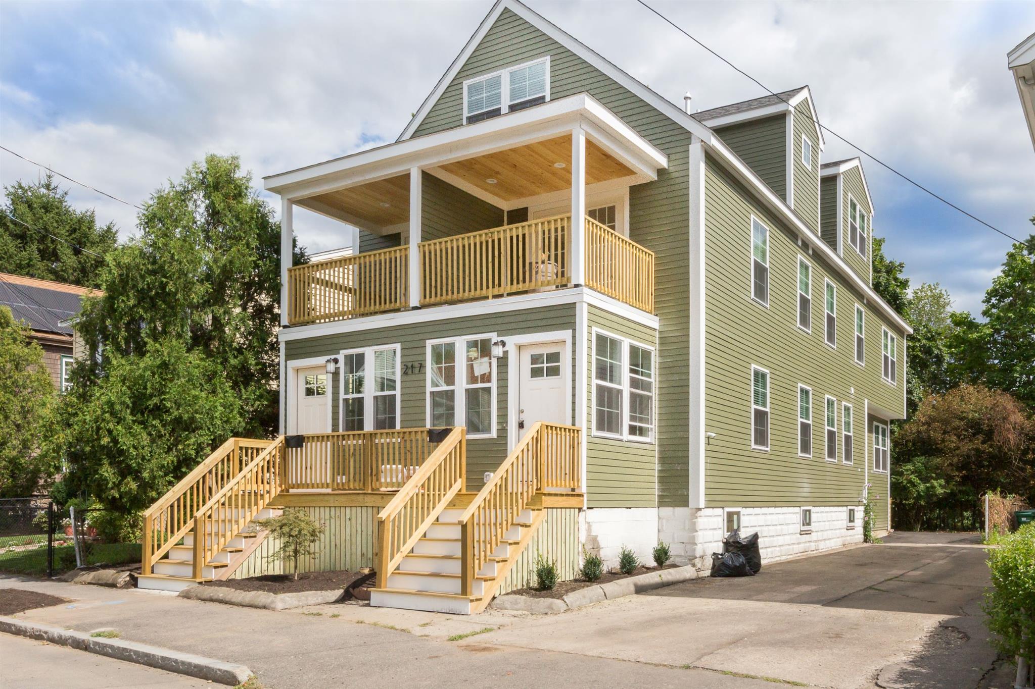 217 Arlington St, Medford