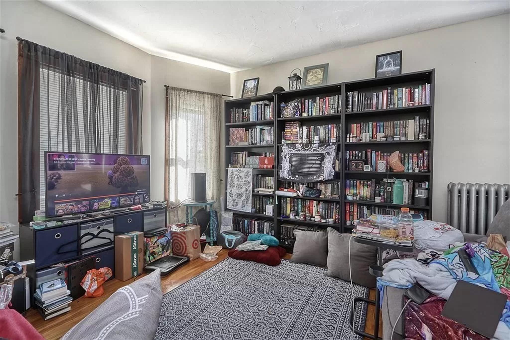 21 Renfrew St, Tufts University