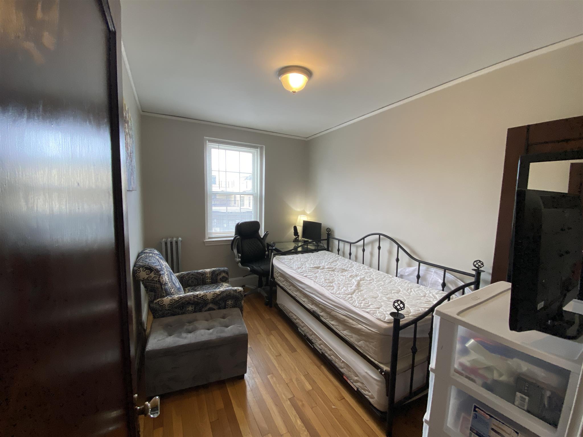 119 College, Davis Square