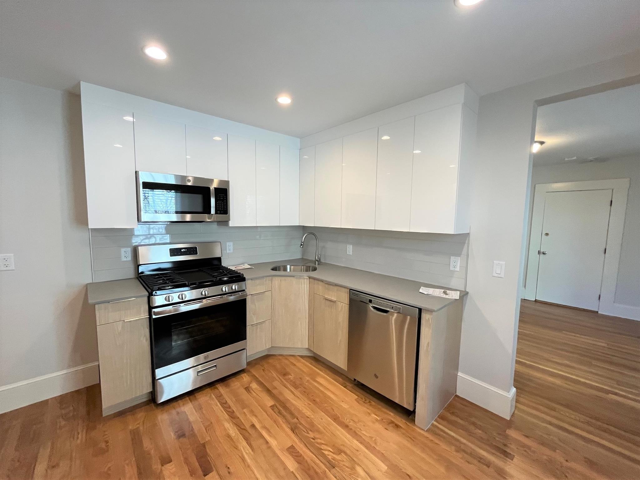 216 Banks St, Central Square