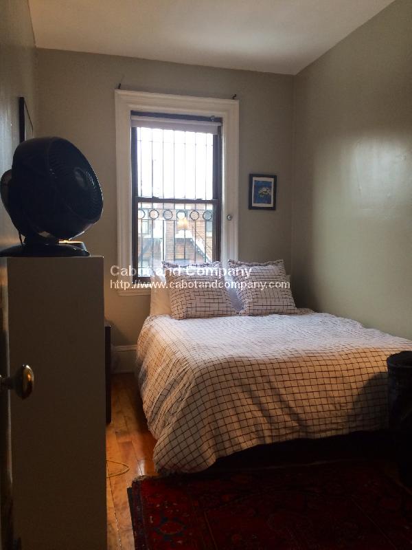 131 Newbury St, Back Bay