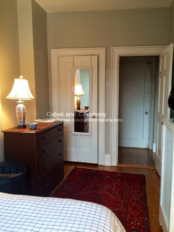 131 Newbury St, Back Bay